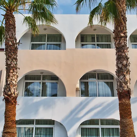 Makarios Otel Kamári