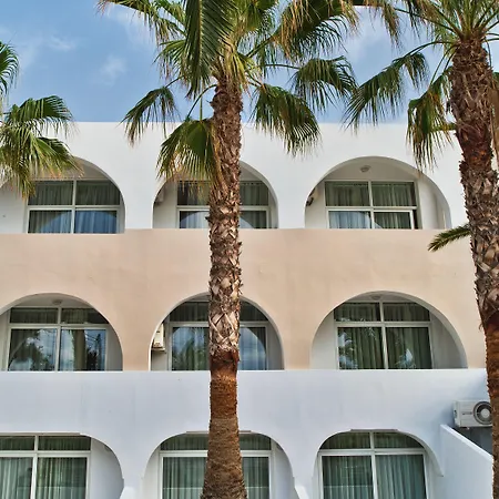 马卡里奥斯酒店 3*