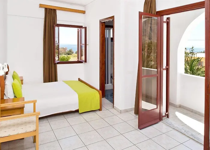 马卡里奥斯酒店 3*