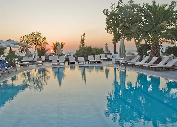 Makarios Kamari (Santorini)