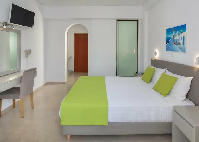 Makarios Hotel Kamari (Santorini)